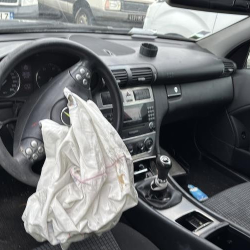 Vitre avant droit MERCEDES CLASSE C 203 COUPE SPORT Photo n°14