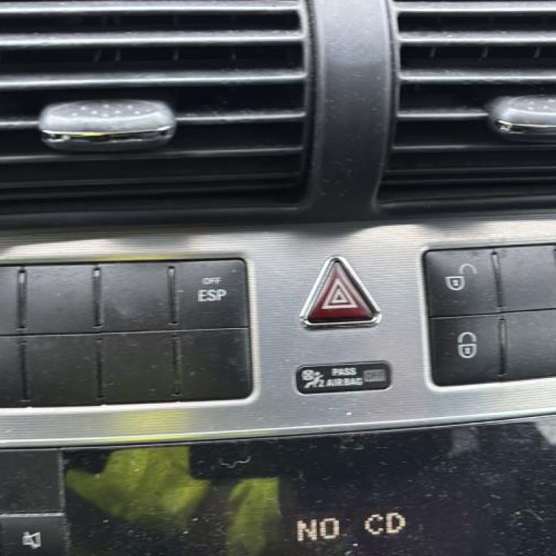 Pretensionneur de ceinture avant droit MERCEDES CLASSE C 203 COUPE SPORT Photo n°20