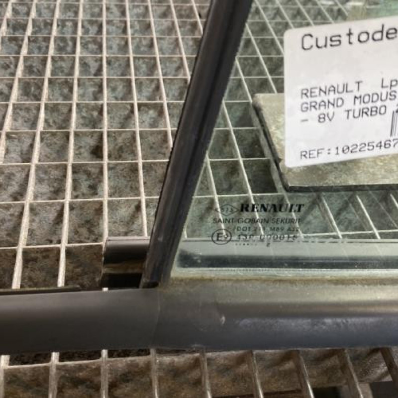 Custode arriere gauche RENAULT GRAND MODUS Photo n°4