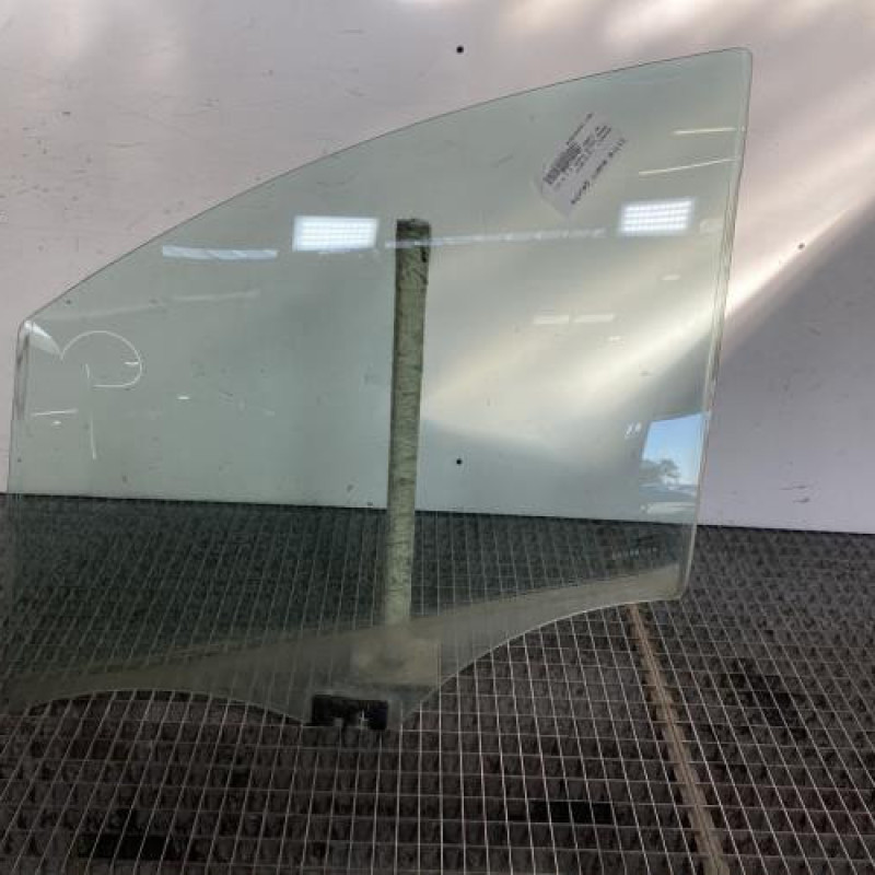 Vitre avant gauche RENAULT GRAND MODUS Photo n°1