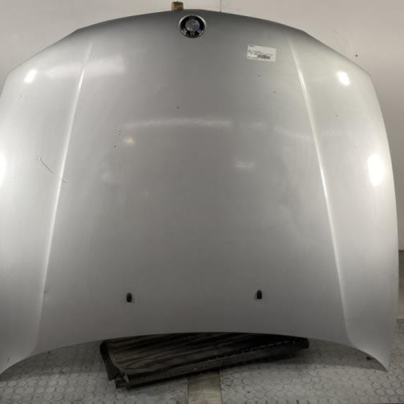 Capot BMW SERIE 1 E87 Photo n°1