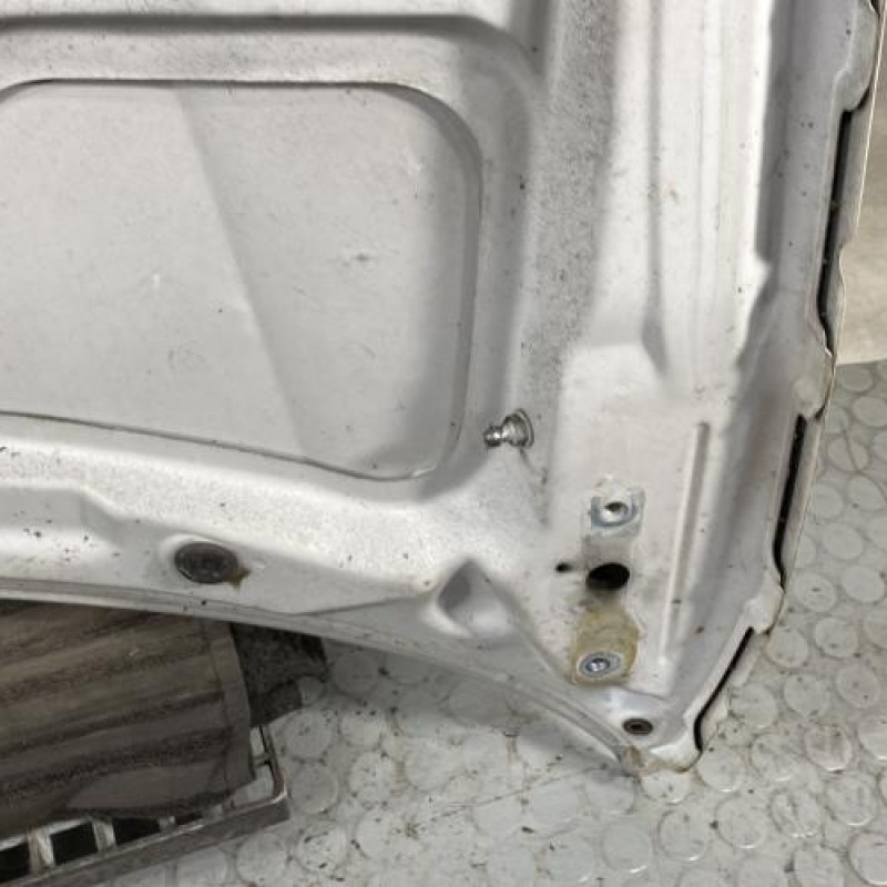 Capot BMW SERIE 1 E87 Photo n°8