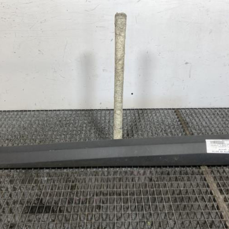 Baguette de porte avant gauche RENAULT MEGANE 3 Photo n°1