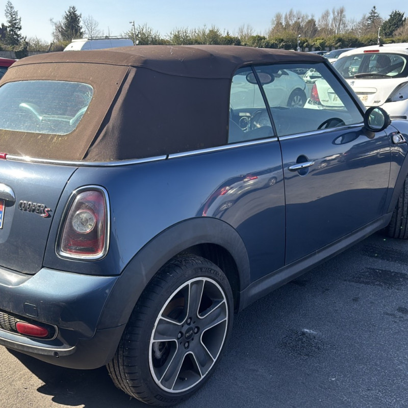 MINI MINI 2 R57 CABRIOLET PHASE 1 1.6i - 16V TURBO COOPER S Photo n°3