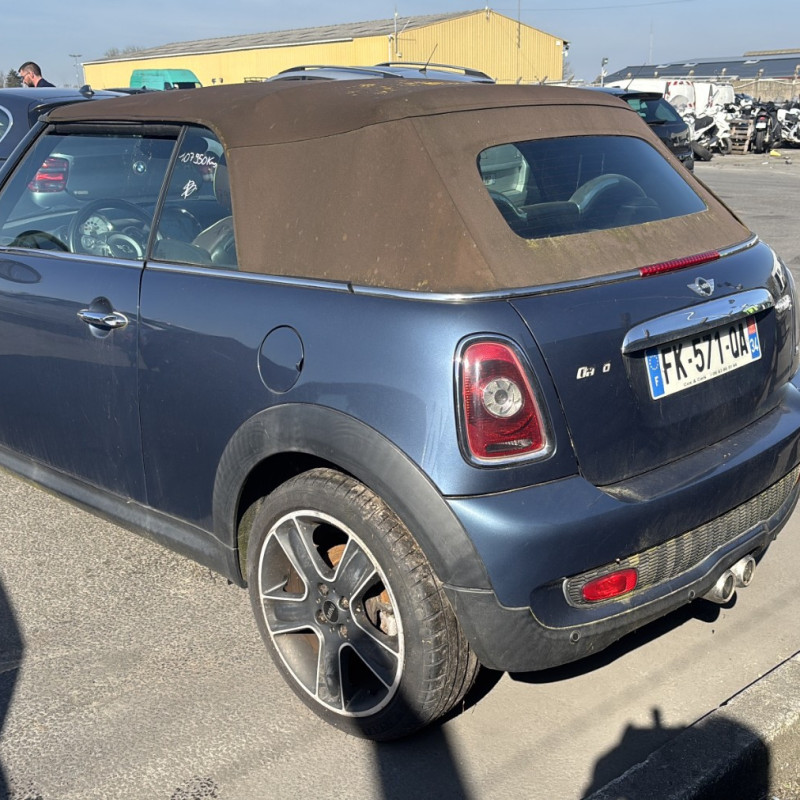 MINI MINI 2 R57 CABRIOLET PHASE 1 1.6i - 16V TURBO COOPER S Photo n°4