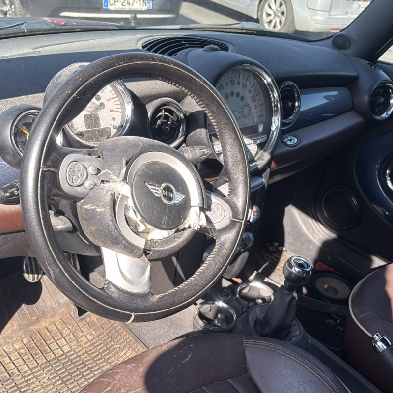 MINI MINI 2 R57 CABRIOLET PHASE 1 1.6i - 16V TURBO COOPER S Photo n°10