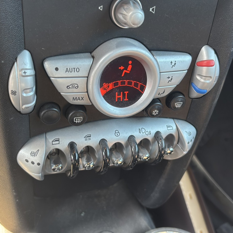 MINI MINI 2 R57 CABRIOLET PHASE 1 1.6i - 16V TURBO COOPER S Photo n°16