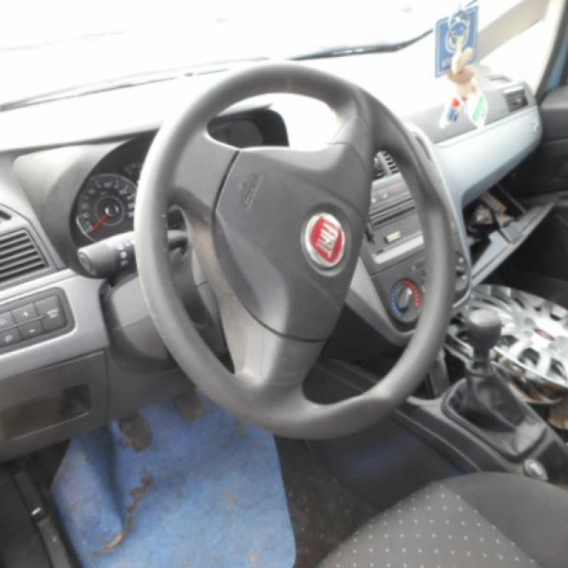 Feu arriere principal droit (feux) FIAT GRANDE PUNTO Photo n°5