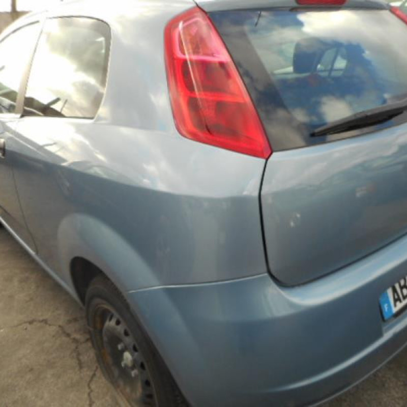 Feu arriere principal droit (feux) FIAT GRANDE PUNTO Photo n°8
