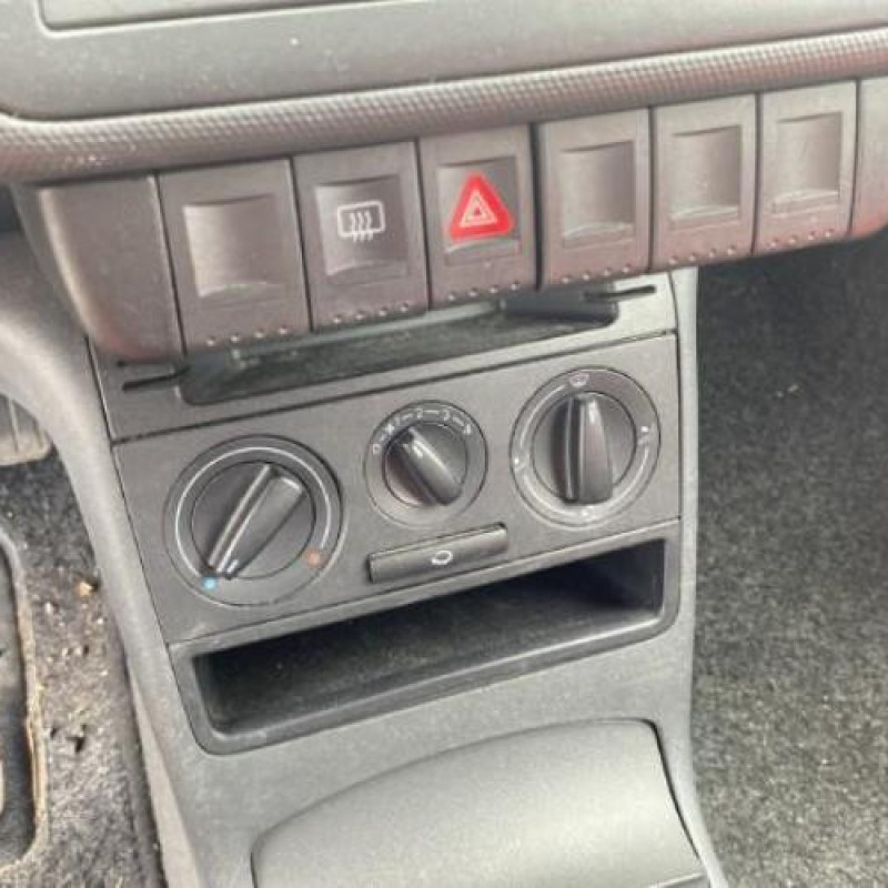 Feu arriere principal droit (feux) VOLKSWAGEN LUPO Photo n°4