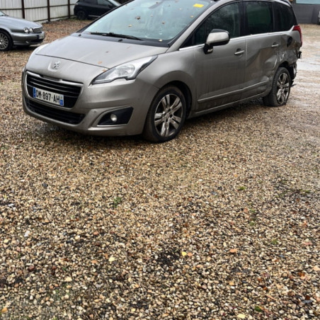 PEUGEOT 5008 1 PHASE 2 1.6 HDI - 8V TURBO Photo n°1