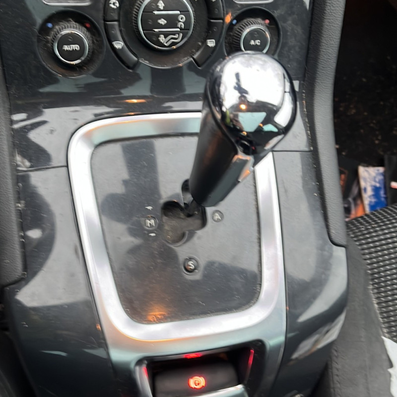 PEUGEOT 5008 1 PHASE 2 1.6 HDI - 8V TURBO Photo n°8