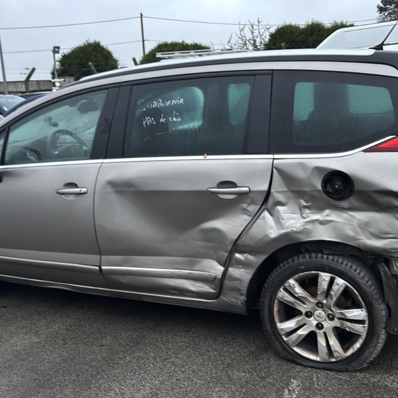 PEUGEOT 5008 1 PHASE 2 1.6 HDI - 8V TURBO Photo n°17