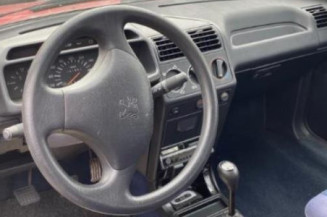 Vitre avant droit PEUGEOT 205