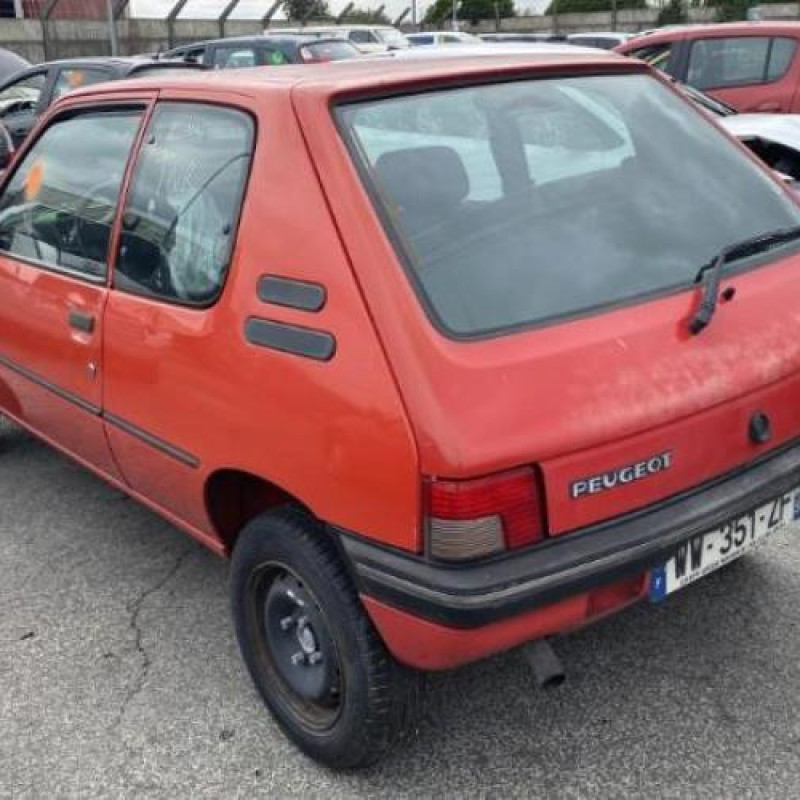 Vitre avant droit PEUGEOT 205 Photo n°8