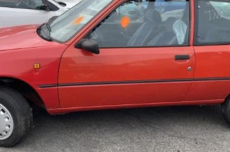 Vitre avant droit PEUGEOT 205