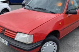 Vitre avant droit PEUGEOT 205