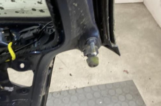 Malle/Hayon arriere VOLKSWAGEN GOLF 5