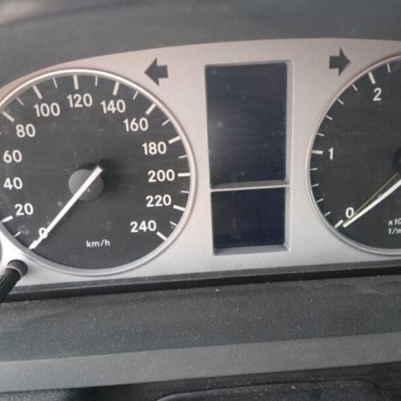 Pretensionneur de ceinture avant gauche MERCEDES CLASSE B 245 Photo n°6