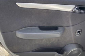 Pretensionneur de ceinture avant gauche MERCEDES CLASSE B 245