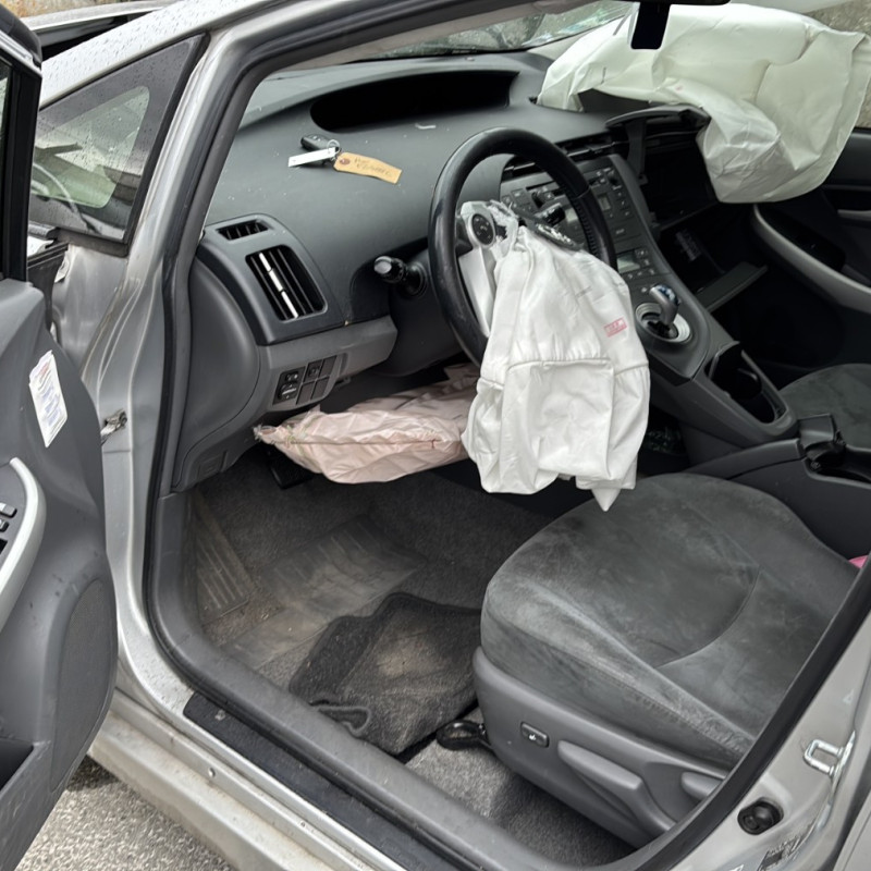 TOYOTA PRIUS 3 PHASE 1 1.8i - 16V HYBRID Photo n°9