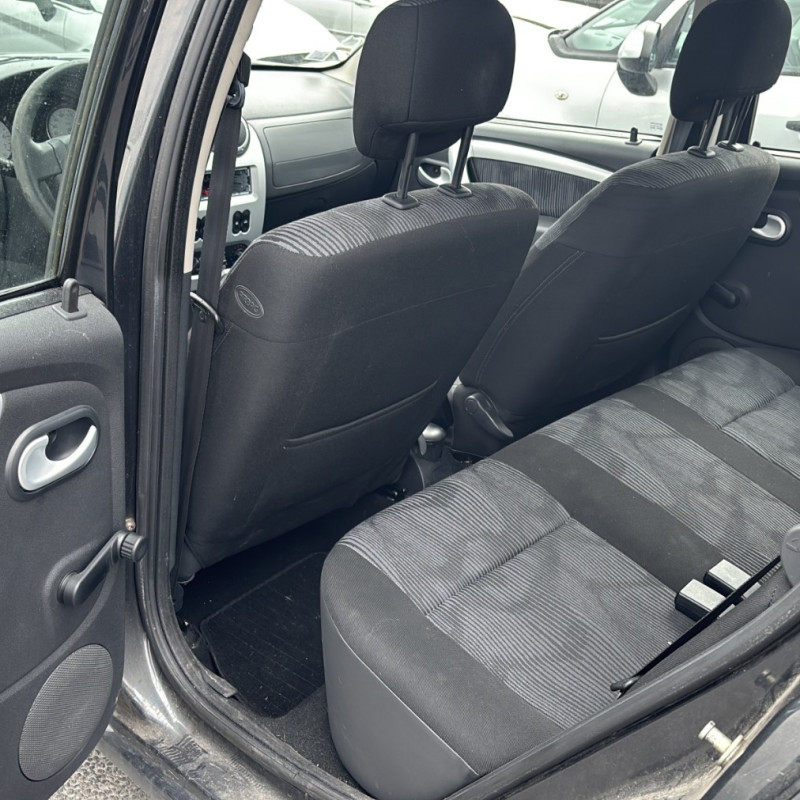 DACIA SANDERO 1 1.5 DCI - 8V TURBO Photo n°21