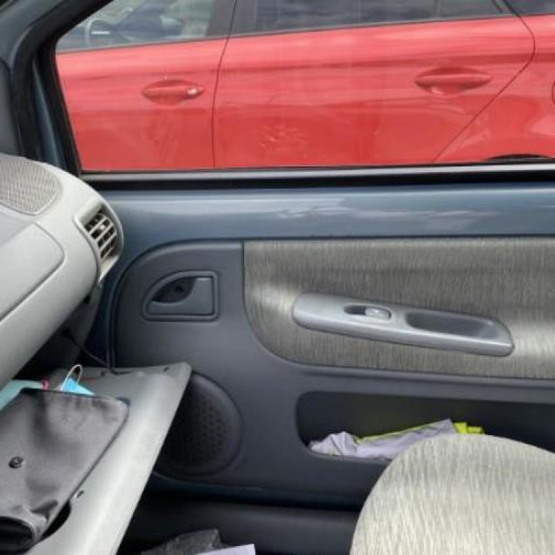Capot RENAULT TWINGO 1 Photo n°16