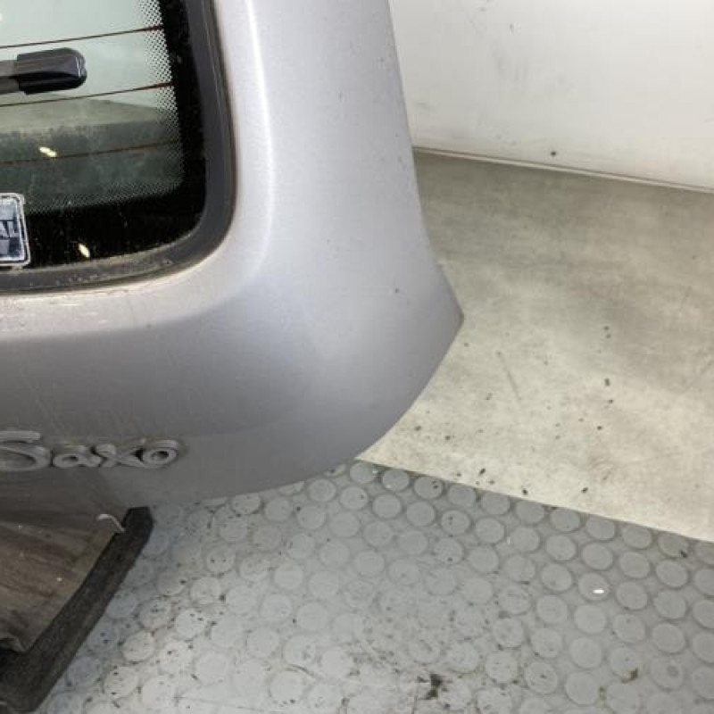 Malle/Hayon arriere CITROEN SAXO Photo n°5