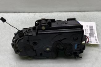 Serrure avant droit VOLKSWAGEN POLO 4