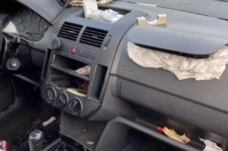 Serrure avant droit VOLKSWAGEN POLO 4