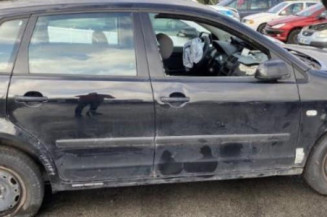 Serrure avant droit VOLKSWAGEN POLO 4