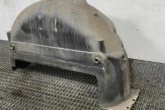 Pare boue arriere droit RENAULT TRAFIC 3