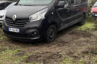 Pare boue arriere droit RENAULT TRAFIC 3