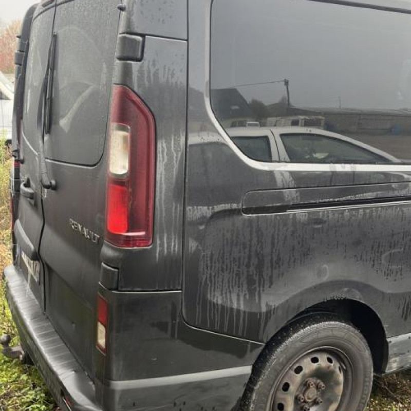 Pare boue arriere droit RENAULT TRAFIC 3 Photo n°7
