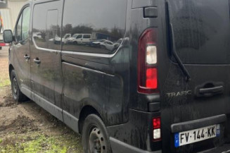 Pare boue arriere droit RENAULT TRAFIC 3