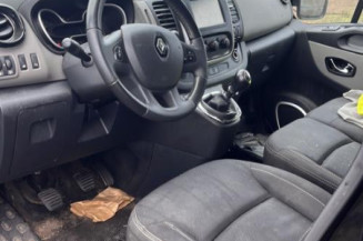 Pare boue arriere droit RENAULT TRAFIC 3
