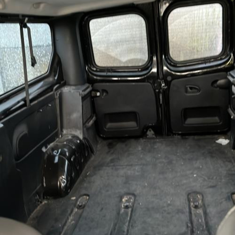 Pare boue arriere droit RENAULT TRAFIC 3 Photo n°11