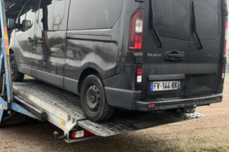 Pare boue arriere droit RENAULT TRAFIC 3