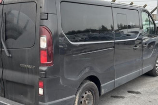 Pare boue arriere droit RENAULT TRAFIC 3