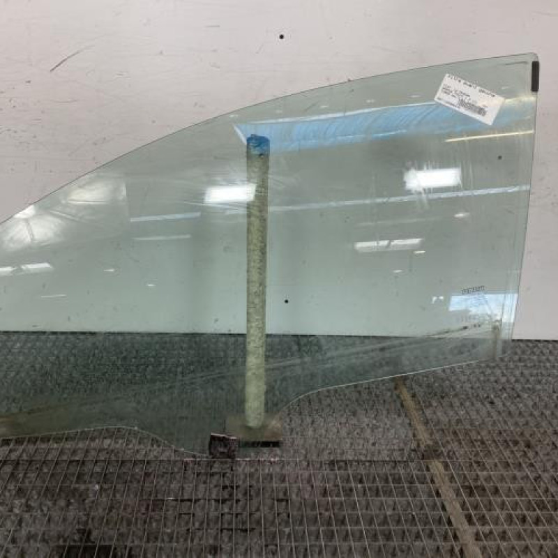 Vitre avant gauche FIAT GRANDE PUNTO Photo n°1