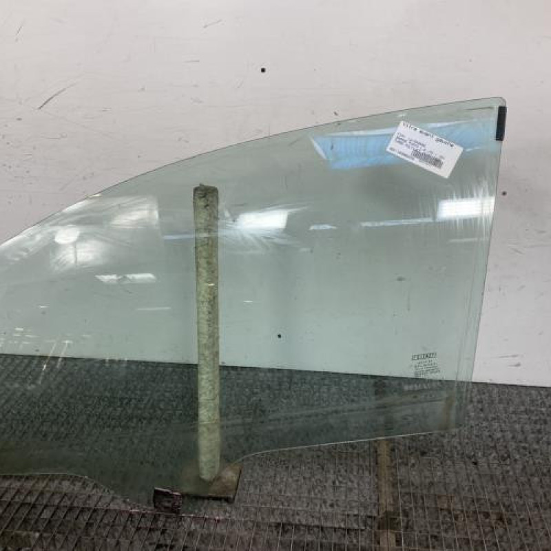 Vitre avant gauche FIAT GRANDE PUNTO Photo n°6