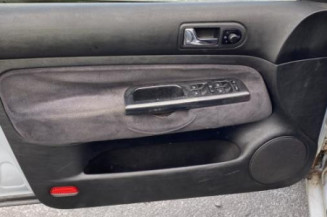 Vitre avant gauche VOLKSWAGEN BORA