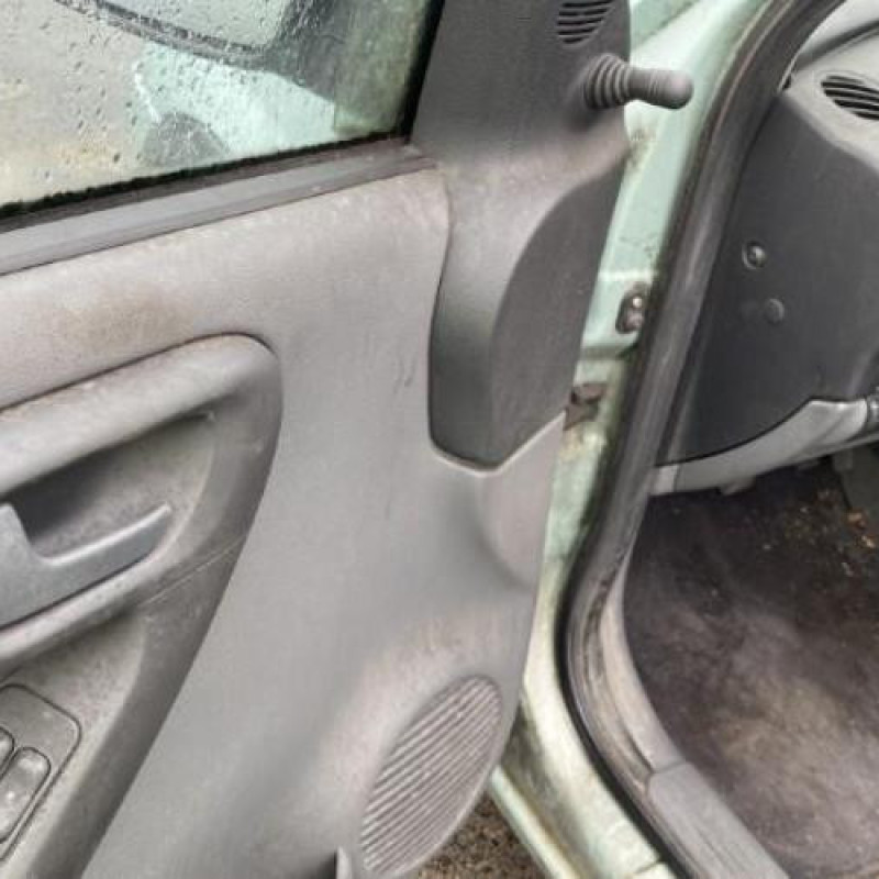 Pare choc avant OPEL CORSA C Photo n°9