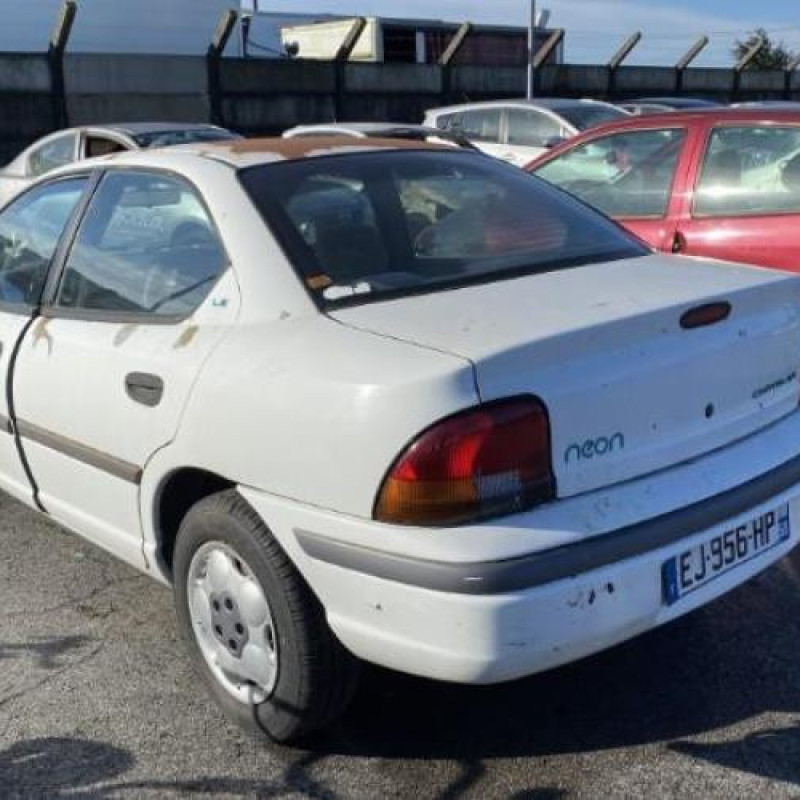 Optique avant secondaire gauche (feux)(clignotant) CHRYSLER NEON Photo n°19