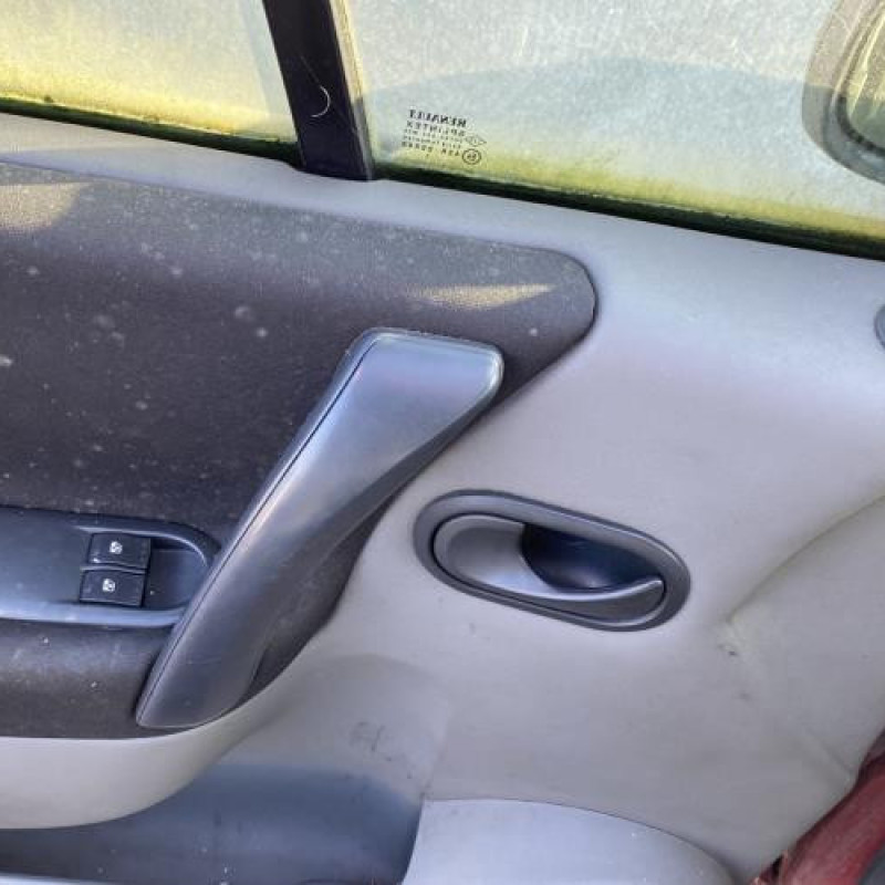 Pare choc arriere RENAULT SCENIC 2 Photo n°15