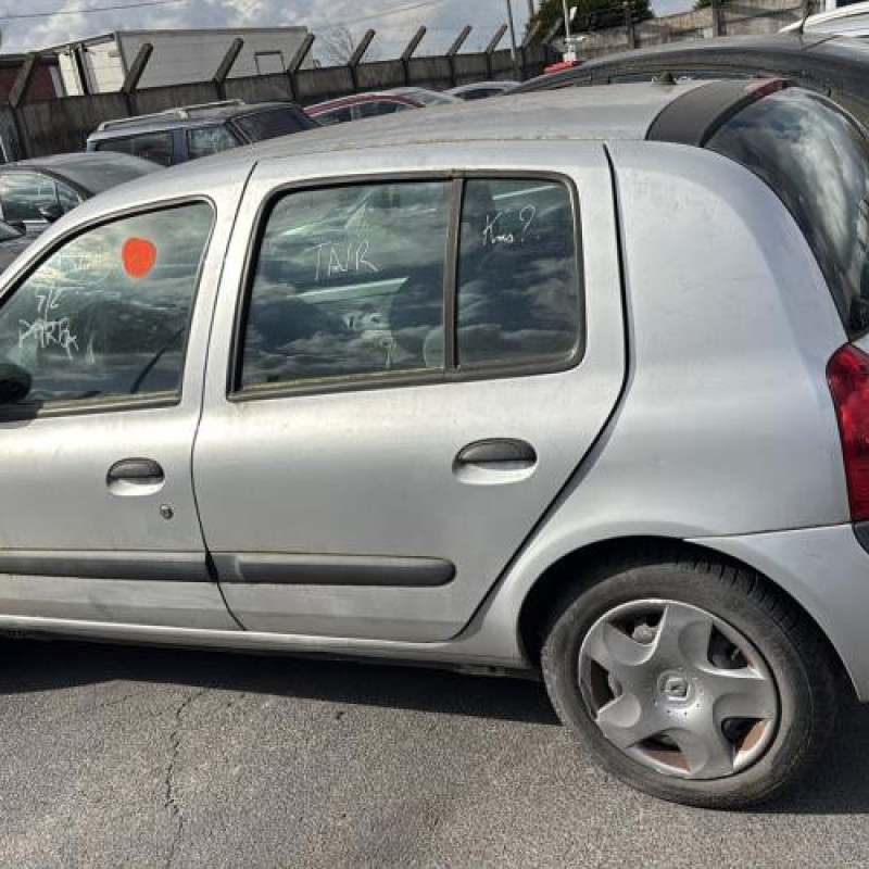 Capot RENAULT CLIO 2 Photo n°15