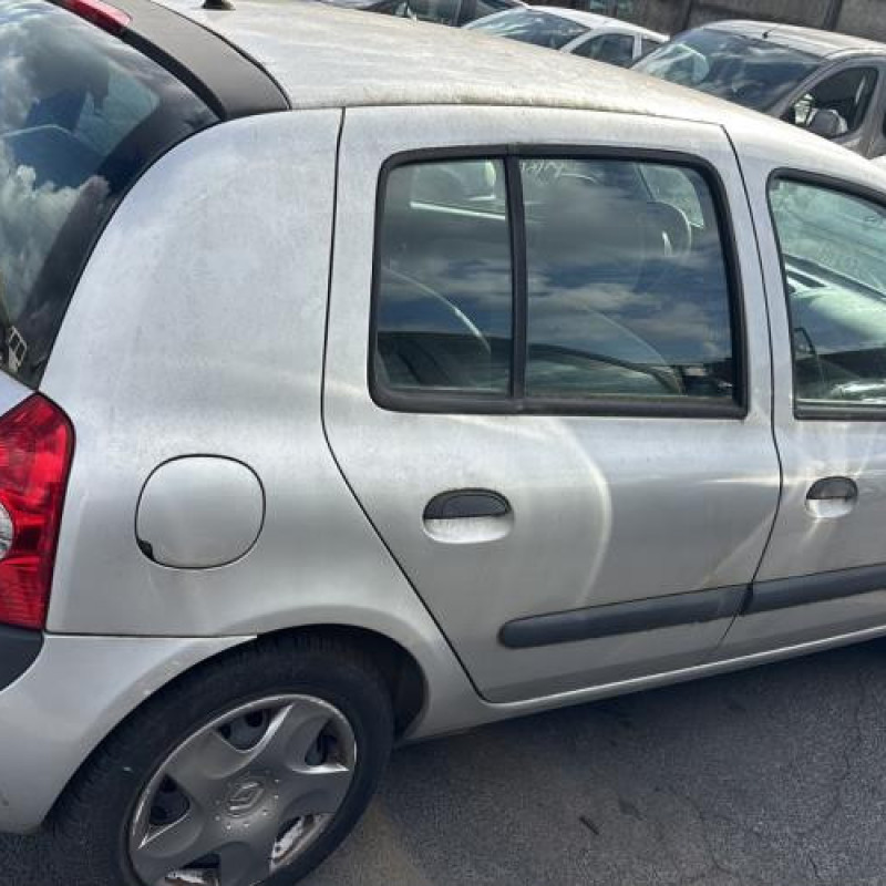 Capot RENAULT CLIO 2 Photo n°16