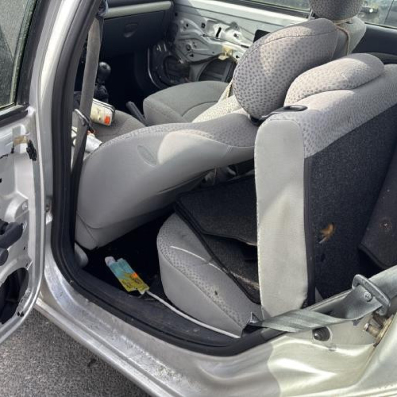 Capot RENAULT CLIO 2 Photo n°19