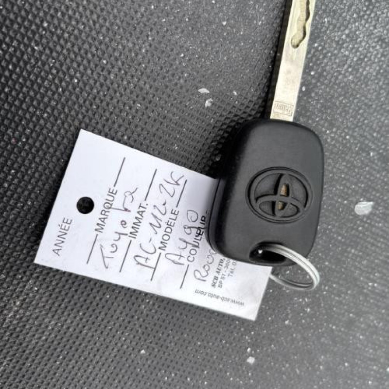 Moteur TOYOTA AYGO 1 Photo n°8