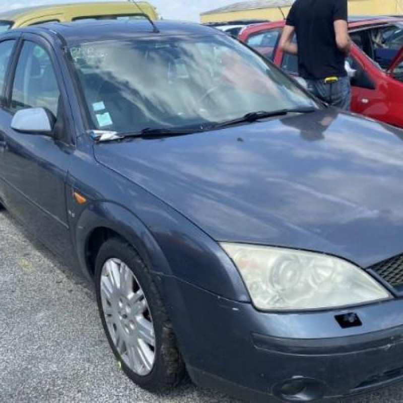 Feu arriere principal droit (feux) FORD MONDEO 2 Photo n°16